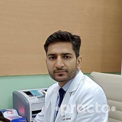 Dr. Sanjeev Kumar, consultant orthopaedic and arthroscopy surgeon